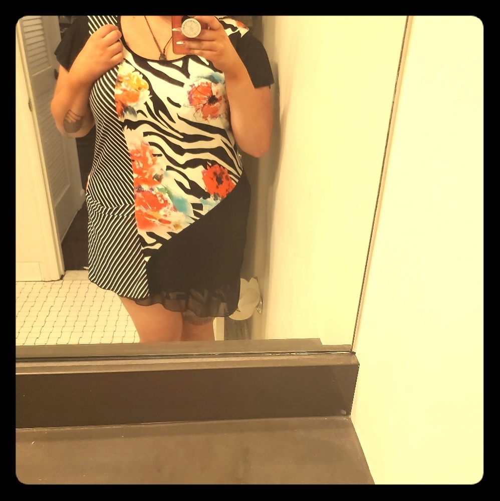Floral asymmetrical shirt (w/ pocket)